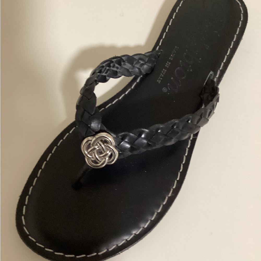 BRIGHTON AISHA BLACK WOVEN THONG STYLE SANDAL SIZE 7M